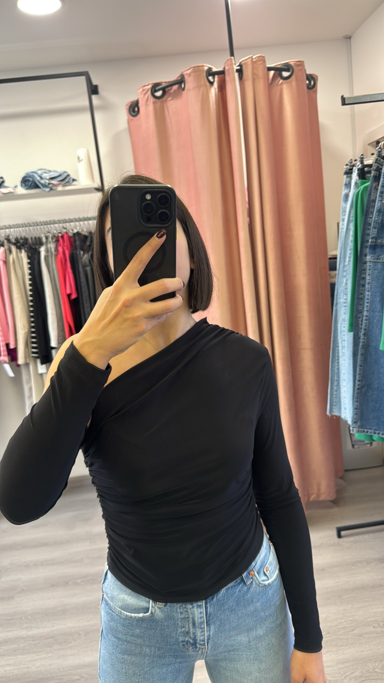 Basic Top - Black/Red